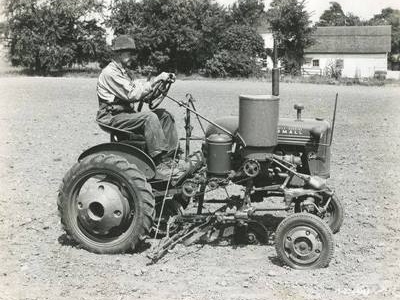 Farmall Cub